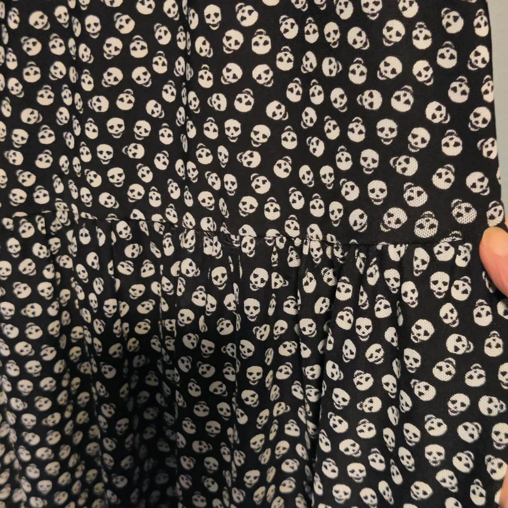 Skull Pattern Tank - Picture 3 of 11